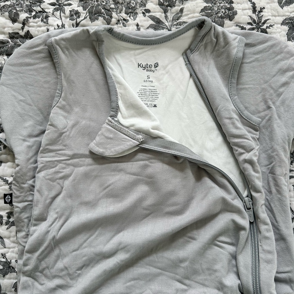 Small 0.5 tog Kyte Baby Gray Sleep Sack